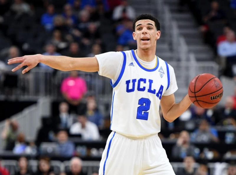 Lonzo Ball考慮參加費城七六人的試訓。圖/法新社