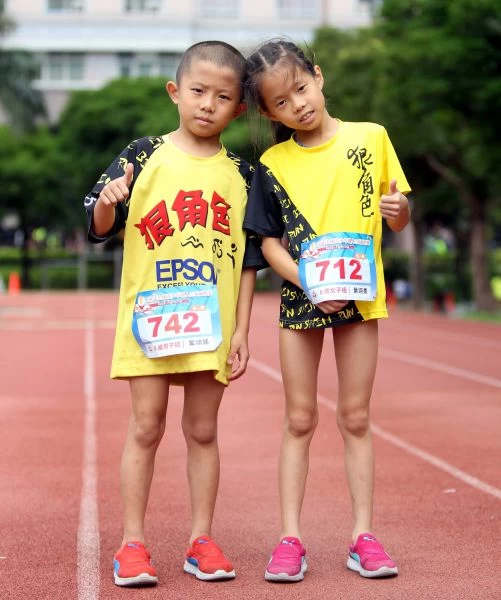 龍鳳胎兄妹葉翊銘、葉翊柔。林嘉欣/攝影。