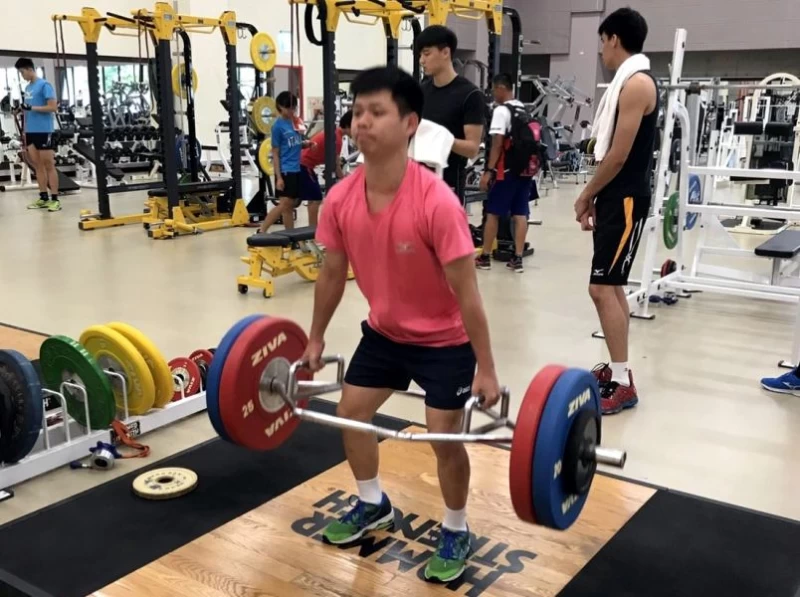 中華男排隊自由球員「小董」董力億。