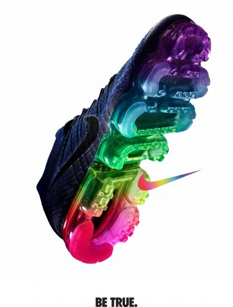 ikeLab Air VaporMax Flyknit BETRUE擁有有史以來第一個彩虹色VaporMax Air氣墊。NIKE提供