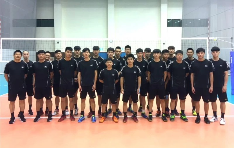 由余清芳(左)領軍的中華男排隊，今晚11時將迎戰愛沙尼亞。圖／FIVB。