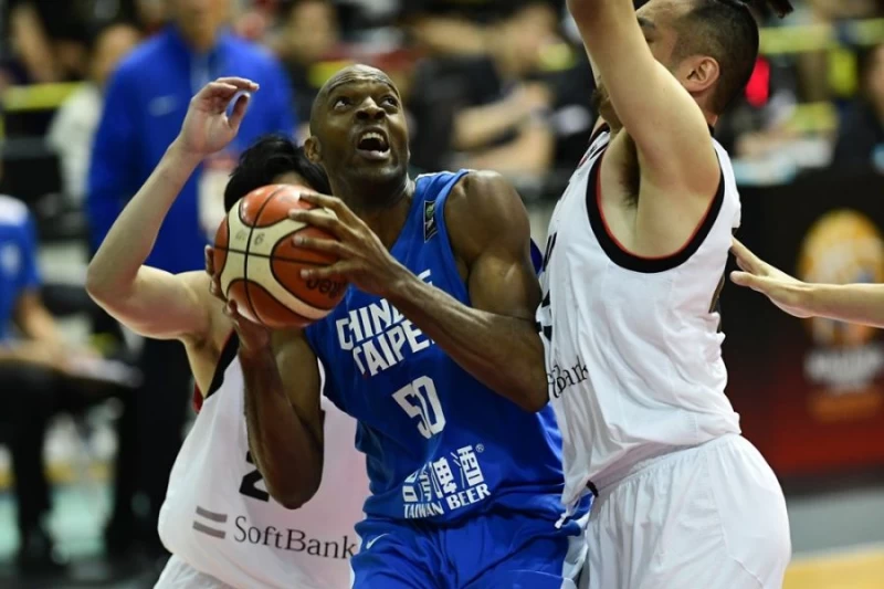 Q.戴維斯爆發射日。 圖/FIBA