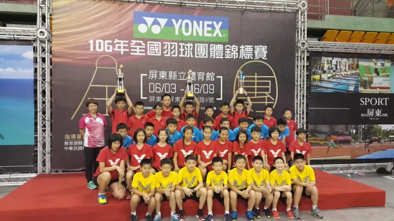 北市民權包辦全團賽國小男、女雙冠,表現最為搶眼/北市民權家長會提供