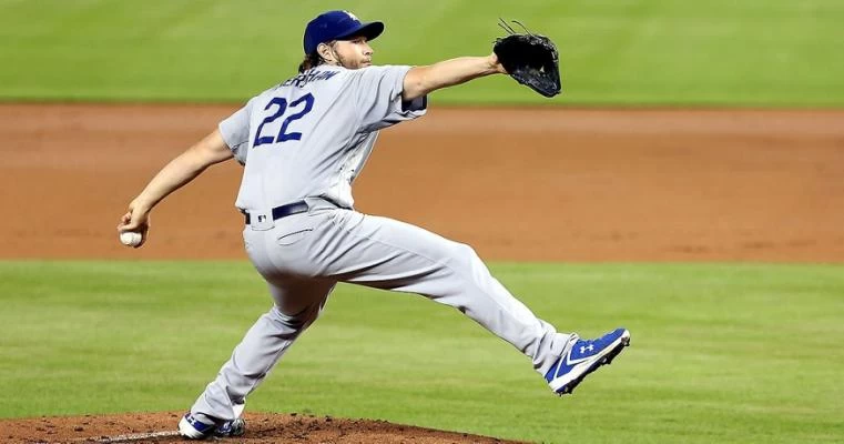 道奇柯蕭（Clayton Kershaw）與國民史崔斯伯格（Stephen Strasburg）正面對決，柯蕭率道奇以2比1在投手戰勝出。圖/資料照片