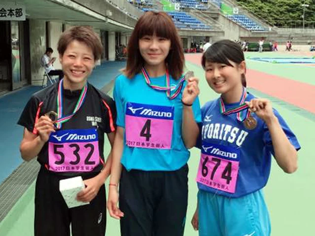 劉亞君(中)在女子跳遠拿亞軍。取自／劉亞君粉絲頁。