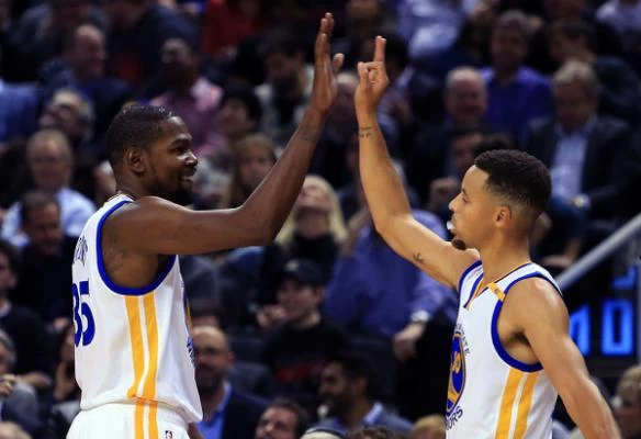 NBA金州勇士3季內兩度奪冠，要想締造勇士王朝，得先留住奪冠班底。圖/資料照片