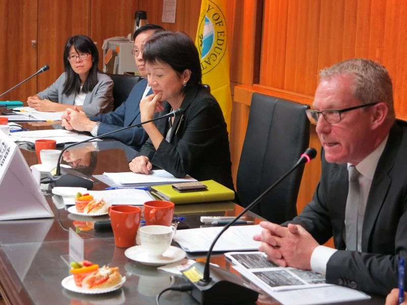丹麥運動賽事組織執行長拉斯.倫道夫與國內學者專家暢談丹麥經驗。圖/中華奧會提供