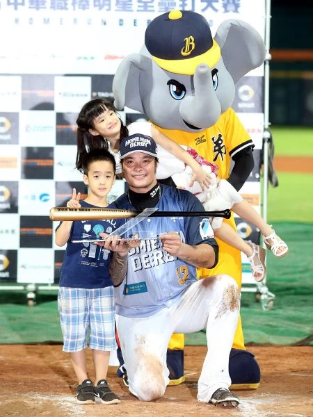 林智勝在去年明星賽完成全壘打大賽二連霸。圖/中職提供(資料照片)