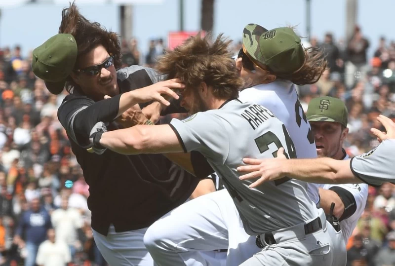 舊金山巨人投手史崔克蘭(Hunter Strickland)對華盛頓國民打者哈波(Bryce Harper)投出觸身球引發雙方衝突,大聯盟否決史崔克蘭上訴,他將被禁賽6場。圖/資料照片