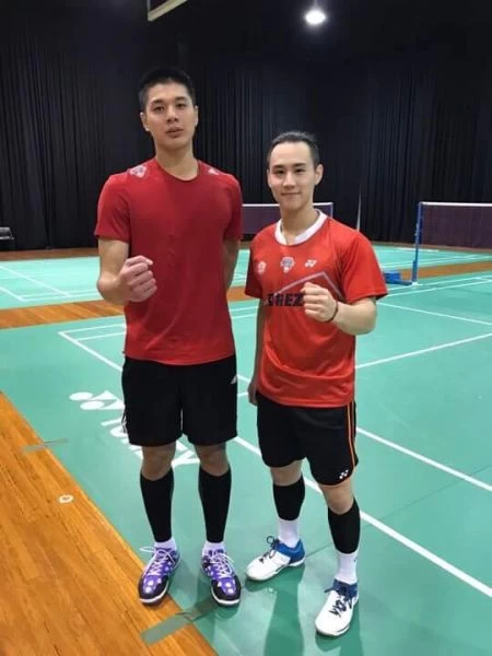 突破中國巨人陣的台灣男雙盧敬堯（左）楊博涵賽後為自己打氣／楊博涵提供