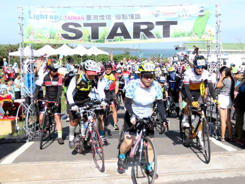 台灣燈塔極點慢旅活動出發囉。林嘉欣／攝影。