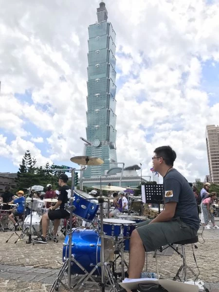 2017搖滾世大運今(2)日在臺北市政府前市民廣場,共演歌曲。