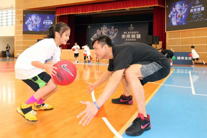 林志傑認真教學逗趣的模樣。圖/展逸國際行銷提供