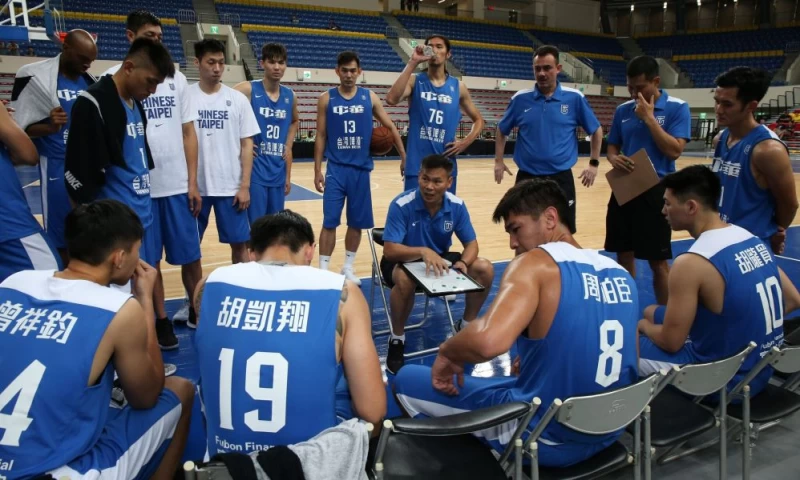 中華藍驚險獲勝。 李天助攝