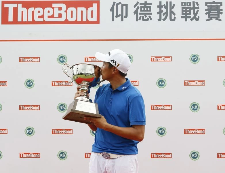 李奕澄第二回合打出66桿佳績,以兩回合總桿136桿(-8)成績奪下職業首冠。圖/大會提供(葉勇宏攝)