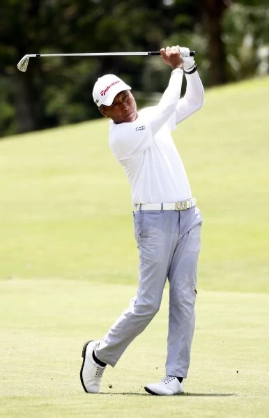 呂文德首回合打68桿暫居首位。(檔案照/鍾豐榮攝影)