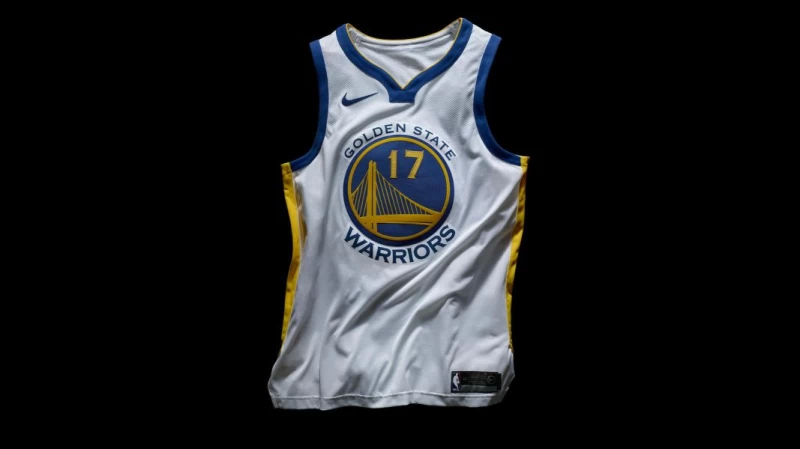 Nike透過研究球員的3D體型定位,包括發熱和出汗的分佈圖,對球衣進行了微調,以應對整個賽季82場激烈比賽的挑戰。Nike提供