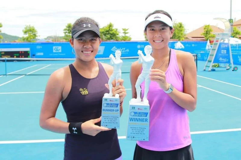 李花塵連八場直落二封后。Tennis at True Arena Hua Hin