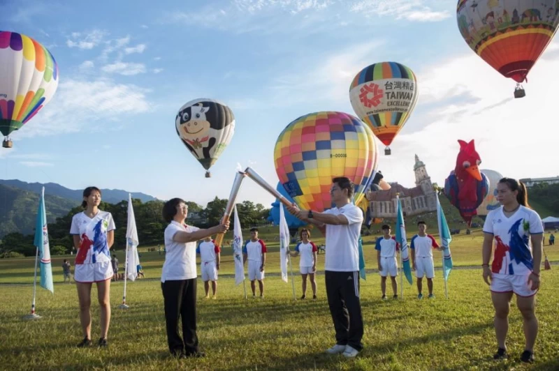 台東創意用熱氣球傳遞聖火。台北世大運執委會提供
