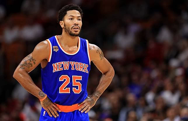 NBA克利夫蘭騎士今天和控衛羅斯(Derrick Rose)同意1年合約,消息來源透露,這紙合約年薪是老將底薪210萬美元。圖/資料照片