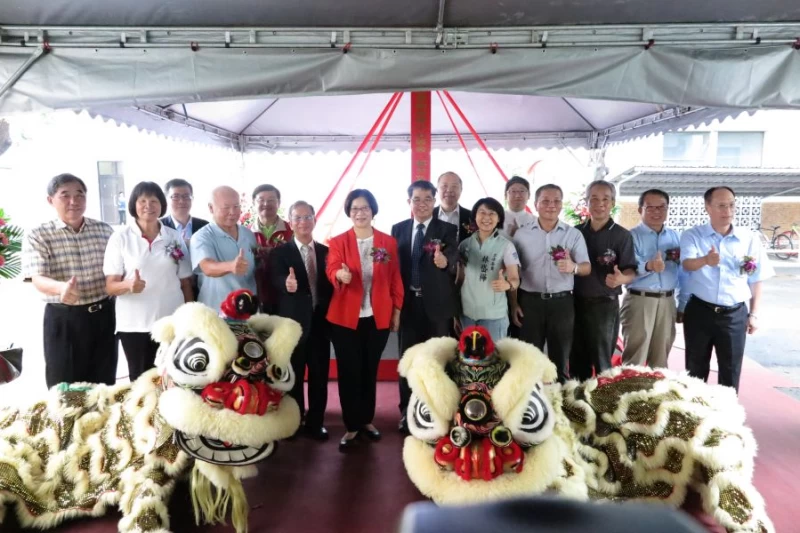 出席貴賓在動土典禮順利結束後合影。圖/國訓提供