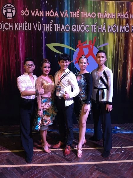 吳軒宇、張雅婷、彭彥鳴、葉奕萱、李佳曆（由左至右）合影／中華舞總提供