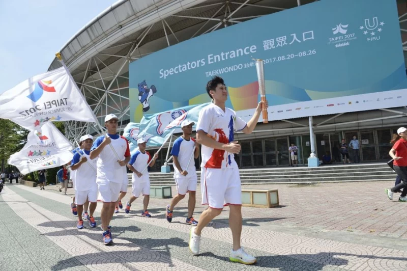 桃園璞園籃球隊前鋒林金榜擔任挑園第1棒火炬手。台北世大運組穠會提供
