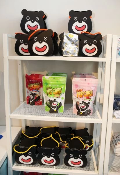 選手村販售的紀念商品。李天助攝