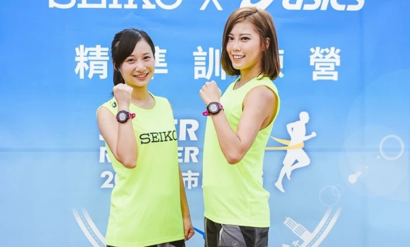 職棒人氣啦啦隊女神艾蜜絲(右)、新秀最萌主播李逸涵(左)也現身參與訓練課程，化身最「嬌」配速員。(大漢集團提供)