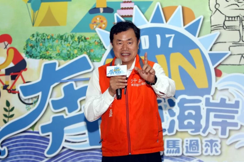 中華隊領隊沈嘉瑩(左)和執行教練林明輝。圖／AVC。