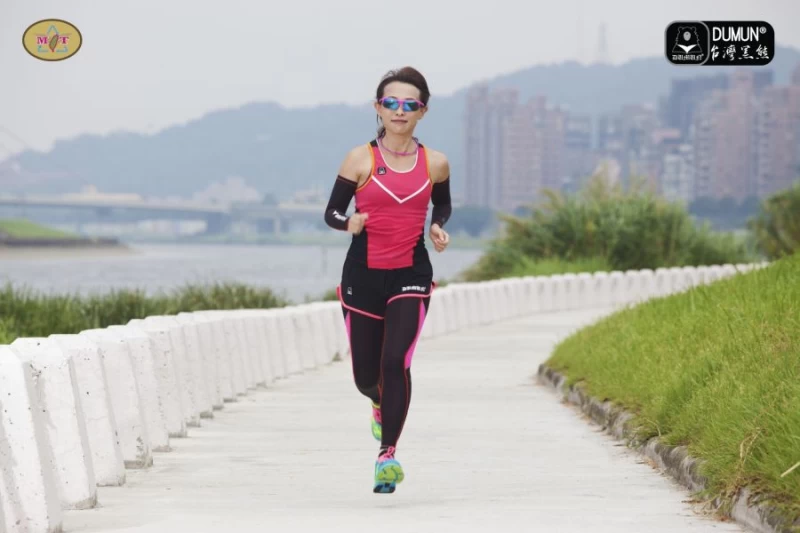 俐哥靠運動保持正面積極的人生觀。DUMUN台灣黑熊提供