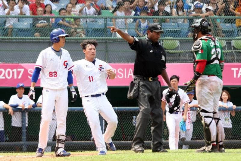 臺北世大運棒球中華出戰墨西哥一戰,墨西哥隊捕手遭驅逐出場。台北世大運組委會提供
