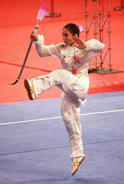 陳宜盈在女子武術太極劍表現精采。圖/李天助攝