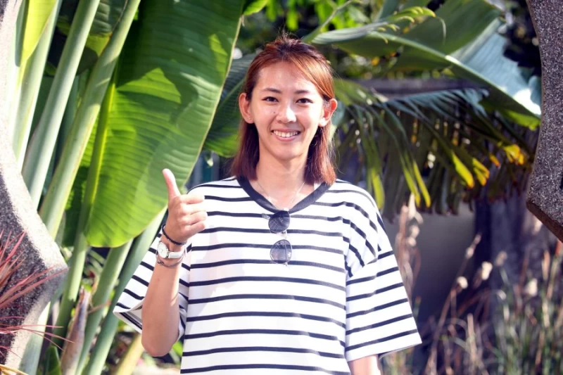 從排壇引退，轉任台電全職員工的王欣婷以球迷身分現身永信杯。林嘉欣／攝影。