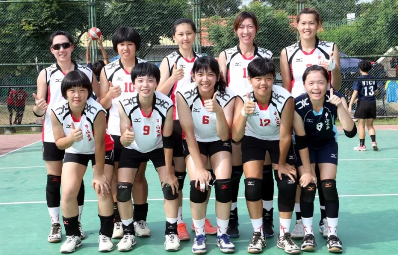 社女組冠軍中山文教。林嘉欣／攝影。