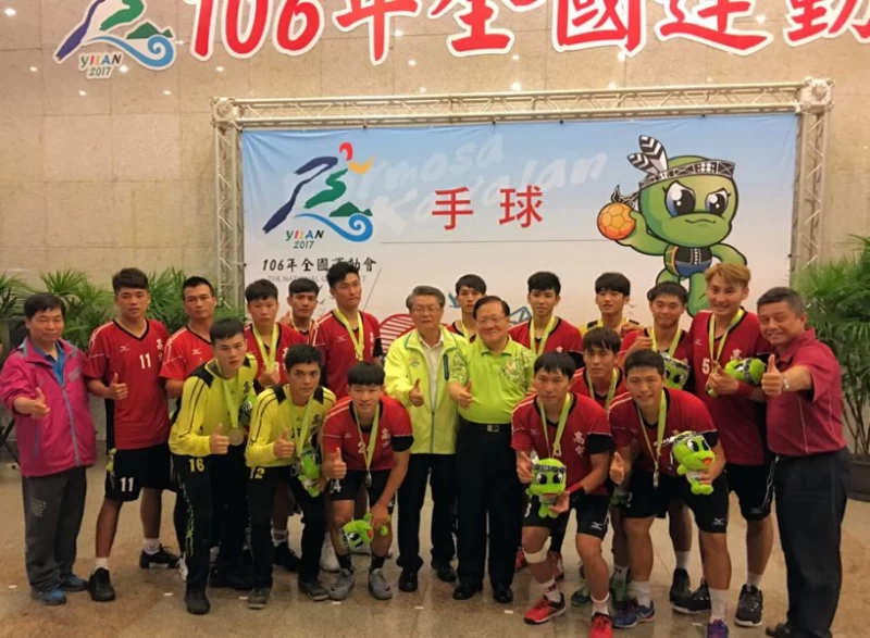 高雄市男子手球代表隊在PK戰惜敗獲得銀牌。圖/高雄市體育處提供