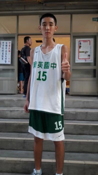 中市育英189公分國三潛力股中鋒黃天昊有多所HBL名校向他招手。圖/大會提供