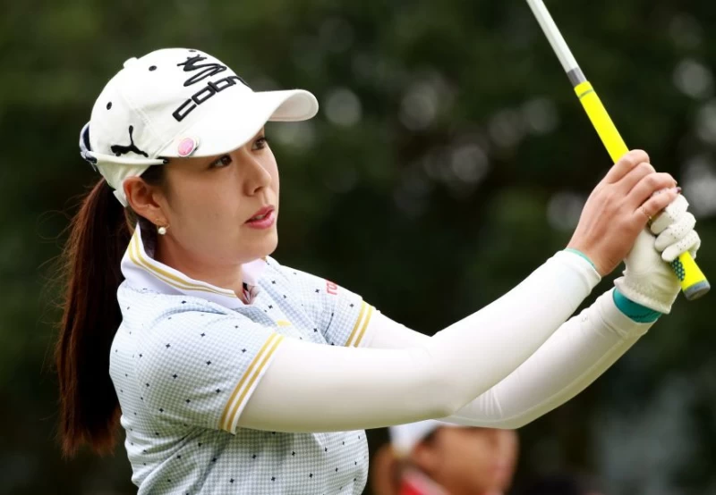第二回合豊永志帆74.65兩天成績以(-5)並列第一。