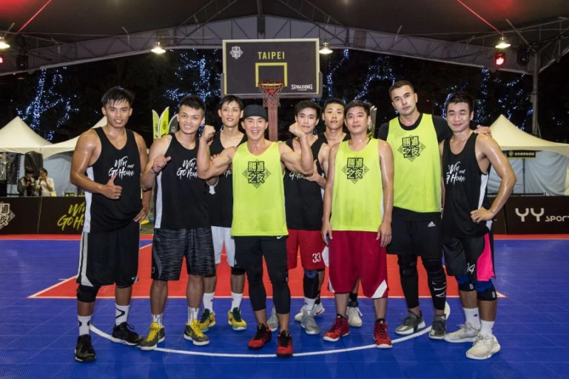 劉畊宏、黃志痿與游育倫來到勝道之夜現場與球友交流。圖/寶悍運動平台提供