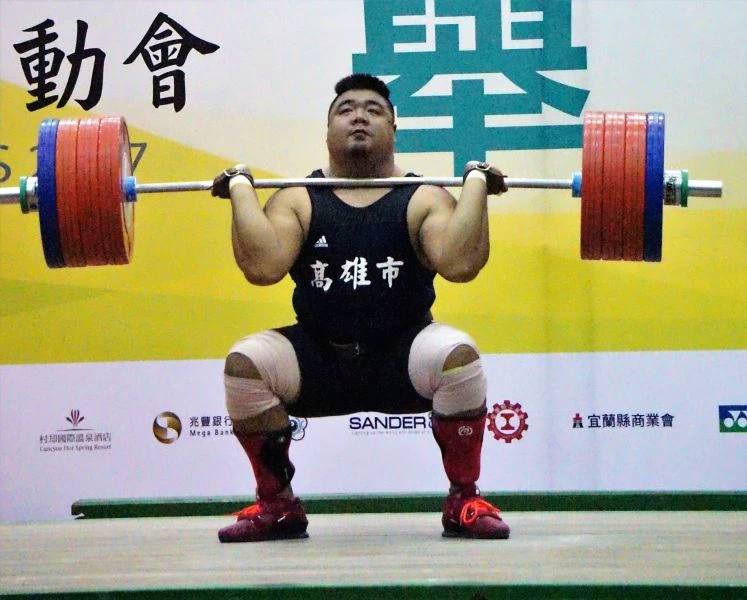 陳士杰舉破大會紀錄。