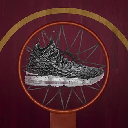 LEBRON 15。Nike提供