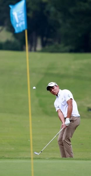 業餘小將陳威勝今天打出亮眼的70桿好成績,暫時並列第三。圖/大會提供
