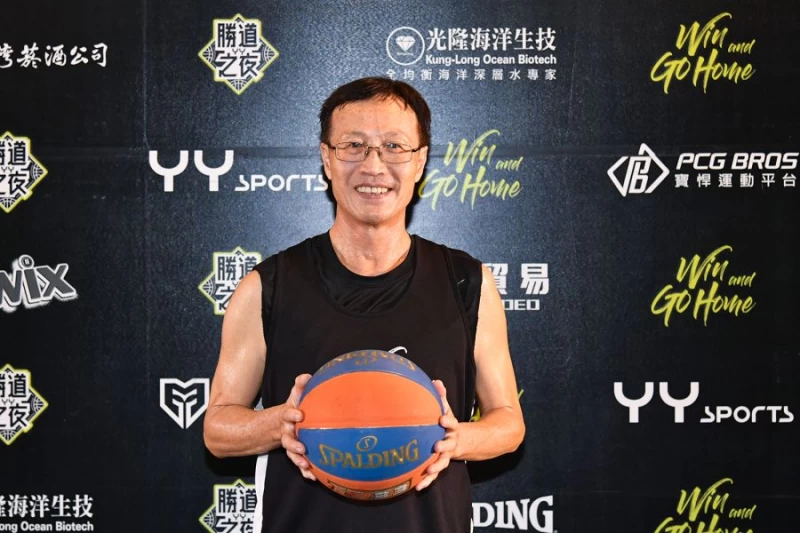 資深球友段文新力抗青春小鮮肉。
