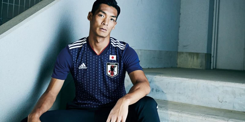 日本國家隊主場戰袍以模仿「刺子繡」傳統工藝技術的設計。adidas提供