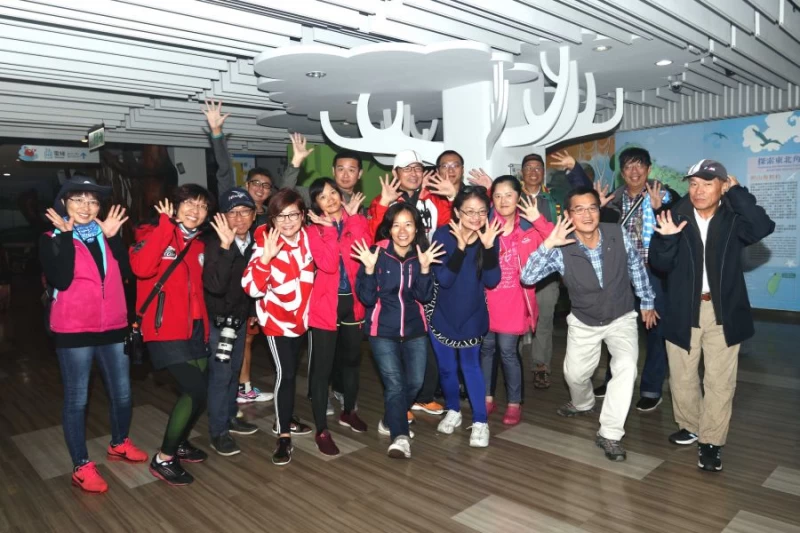 騎士協會踩線團拜訪東北角暨宜蘭海岸國家風景區管理處。中華民國自行車騎士協會／提供。