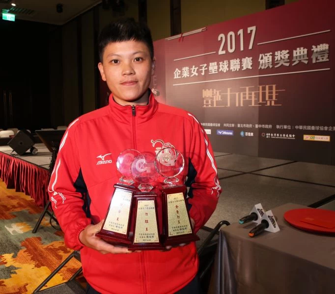 福添福嘉南鷹李思詩勇奪打擊3冠王。圖/主辦單位提供