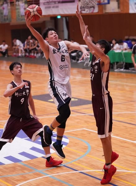 高師大楊台安連兩場進3三分球全隊得分最高。