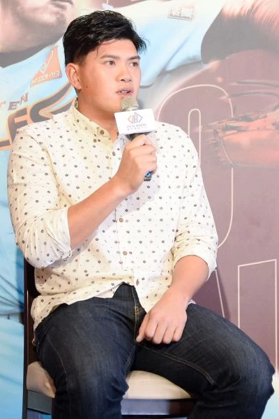 宋家豪正苦練指叉球。