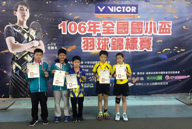 高市民權個人賽獲獎選手吳哲穎、顏君澔、楊仕均、鄭巧筠、張子庭（由左至右）合影／高市民權教練團提供