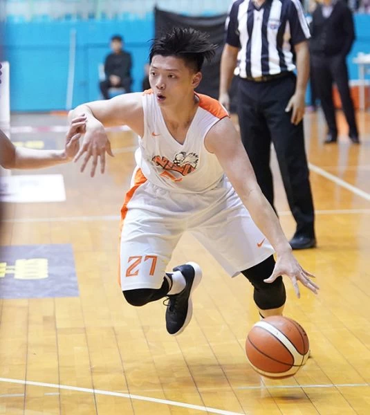 國體大李家慷連3場得分上雙。